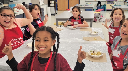 kids enjoying a healthy meal